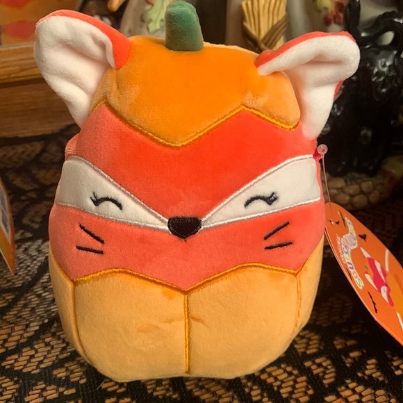 🎃 FIFI 🦊 Fox in Pumpkin Costume Halloween 2023 Original Squishmallow ☆》NWT《☆ - Picture 1 of 3